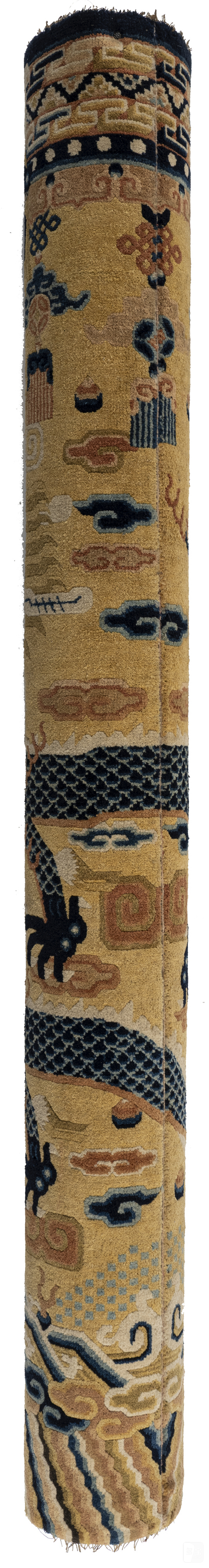 A pair of yellow-ground column carpets with dragon decoration mounted as columns - 图7